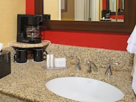 COURTYARD BY MARRIOTT BALTIMORE DOWNTOWN/INNER HARBOR