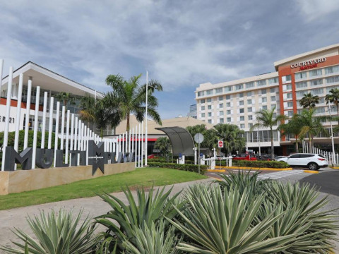 Courtyard by Marriott Panama Multiplaza Mall