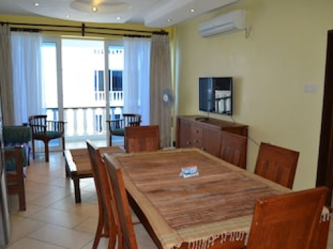 COWRIE SHELL BEACH APARTMENTS