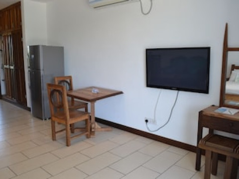 COWRIE SHELL BEACH APARTMENTS