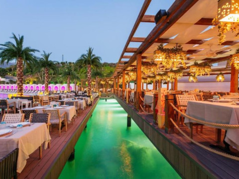CRATOS PREMIUM HOTEL & CASINO