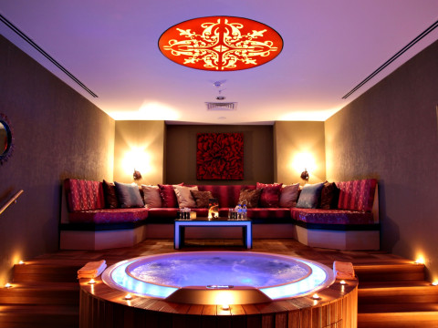 Cratos Premium Hotel & Casino