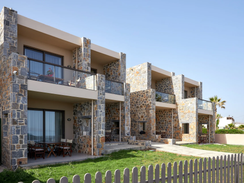 CRETECO HOTEL AND SUITES