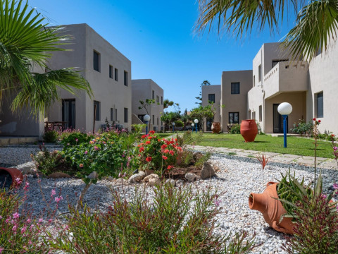 CRETECO HOTEL AND SUITES