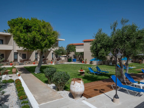 CRETECO HOTEL AND SUITES