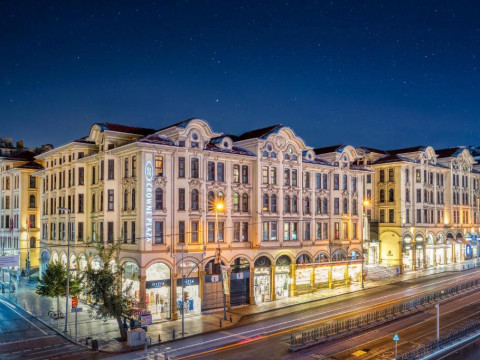 Crowne Plaza Old City Hotel