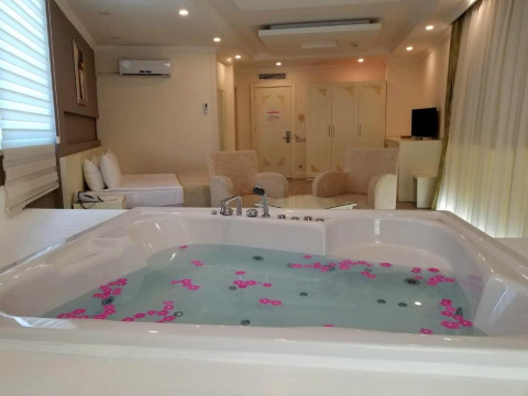 CRYSTAL ADMIRAL RESORT  SPA