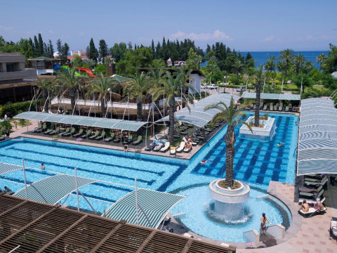 Parrotel Beach Resort