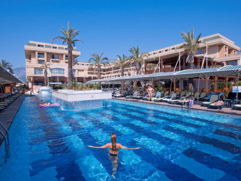 Parrotel Beach Resort