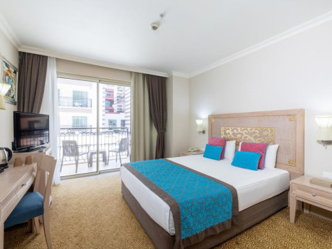 CRYSTAL FAMILY SPECIAL ROOM
