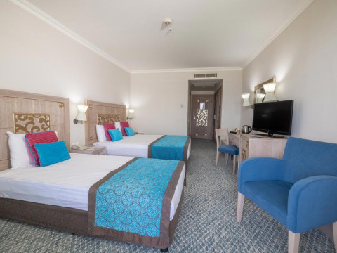 CRYSTAL FAMILY SPECIAL ROOM