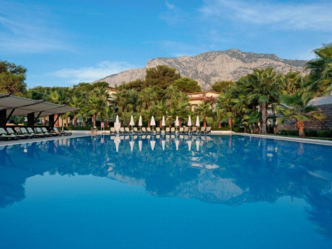 CRYSTAL FLORA BEACH RESORT