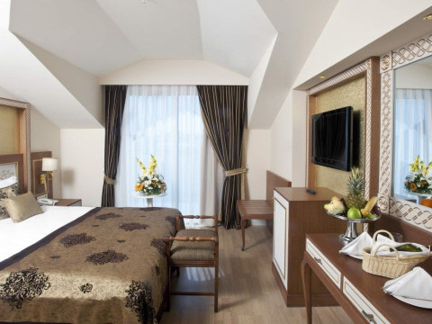 DIAMOND EXCELLENCE RESORT & SPA(EX.CRYSTAL PALACE)