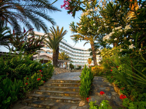 Crystal Springs Beach Hotel