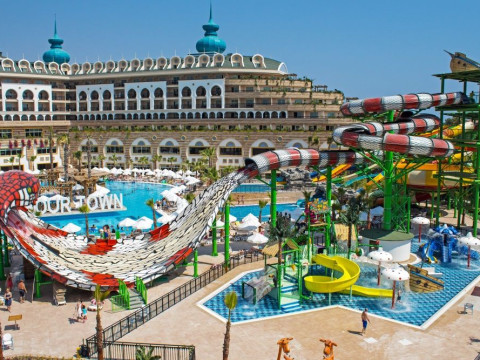 CRYSTAL SUNSET LUXURY RESORT & SPA