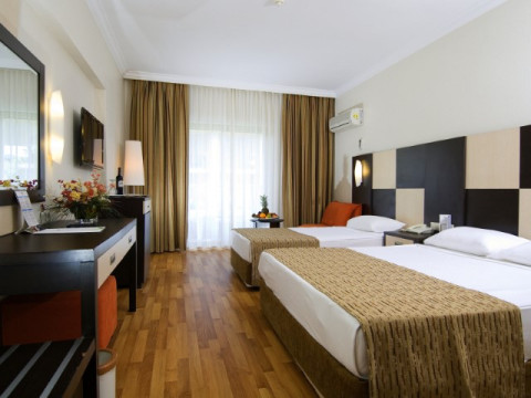 CRYSTAL SUNSET LUXURY RESORT & SPA