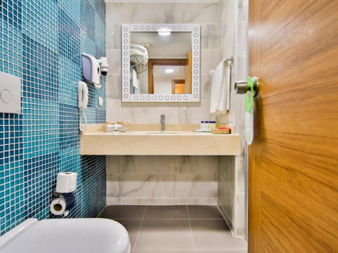 Hotel Crystal World Of Colours Comfort Collection