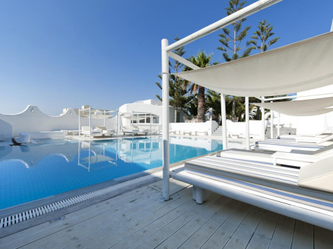 Daedalus Hotel