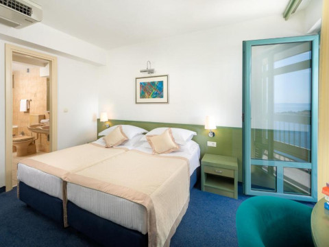 Dalmacija Sunny Hotel by Valamar