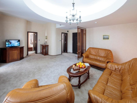Danube Plaza Hotel