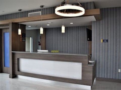 DAYS INN & SUITES BY WYNDHAM DOWNTOWN/UNIVERSITY OF HOUSTON