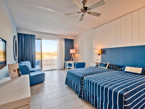 Hotel db Seabank Resort and Spa