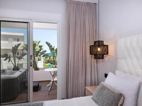 Delfina Tropic Beach
