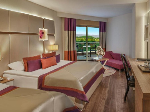 DELPHIN BOTANIK HOTEL