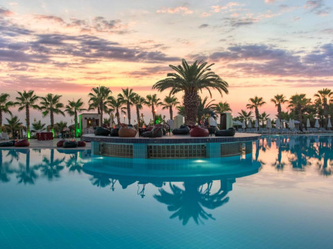 DELPHIN BOTANIK HOTEL