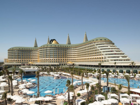 DELPHIN IMPERIAL LARA
