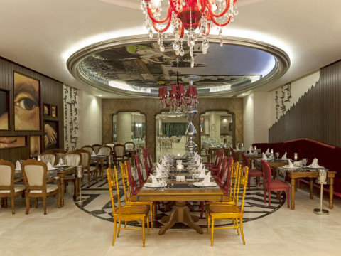 DELPHIN IMPERIAL LARA
