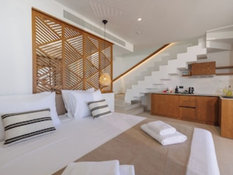 DEOS LUXURY SUITES