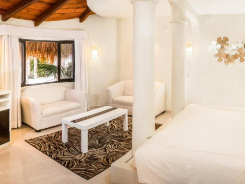Desire Riviera Maya Resort