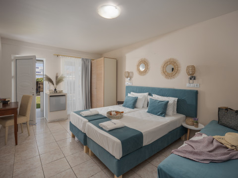 DESPINA HOTEL (by PHILOXENIA Hotel & SPA)