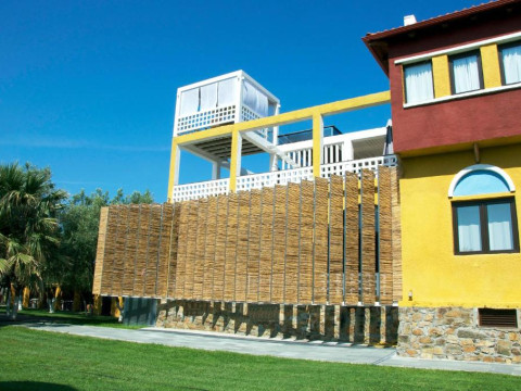 Despotiko Apartment Hotel  Suites