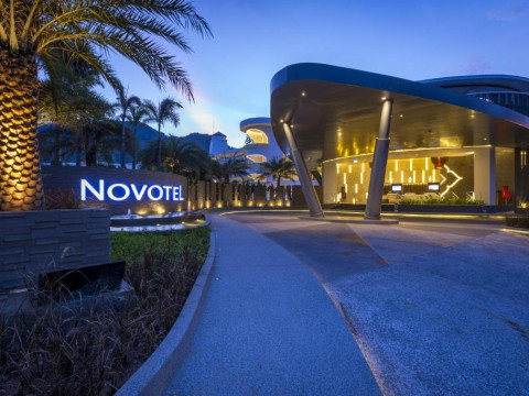 Holiday Inn Phuket Karon Beach Resort
