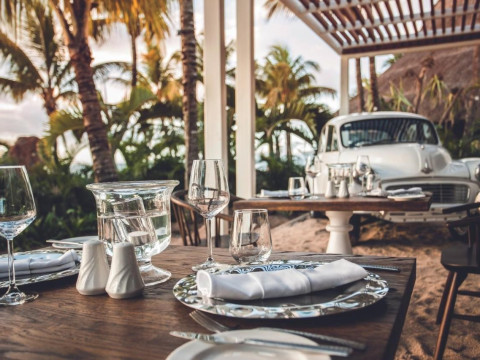 Victoria Beachcomber Resort & Spa For 2
