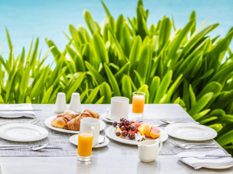 Victoria Beachcomber Resort & Spa For 2