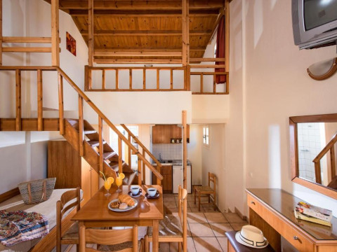 Dia Apartments