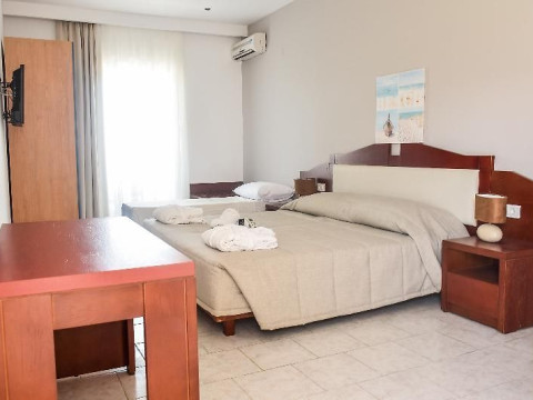 DIAS APARTMENTS