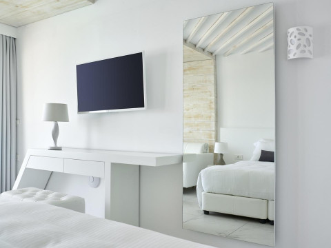 Dimitra Beach Hotel & Suites