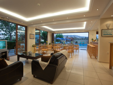Dimitra Hotel & Apartments
