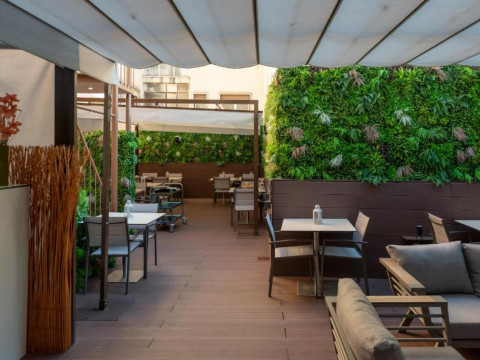 Dinya Lisbon Hotel & Lounge Bar