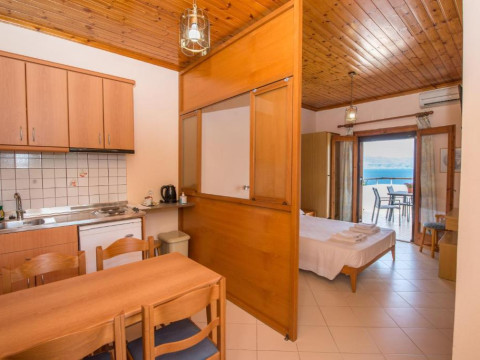 Dionysos Apartments