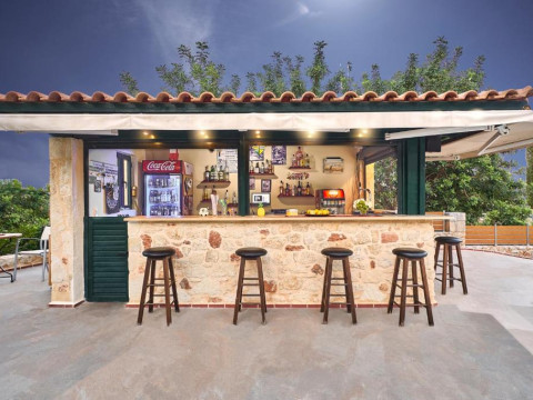 Dionysos Apartments and Studios