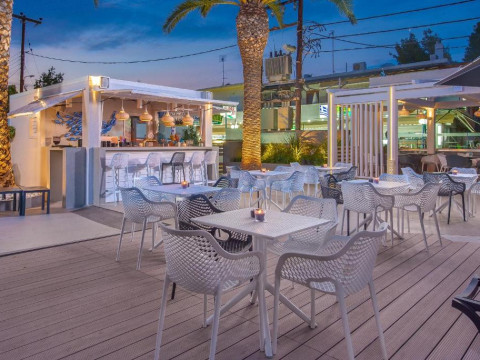 Dionysos Hotel & Suites