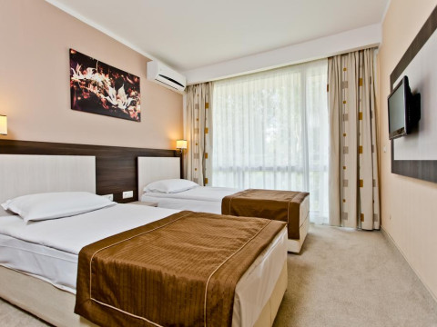 EVRIKA BEACH CLUB HOTEL - DIT