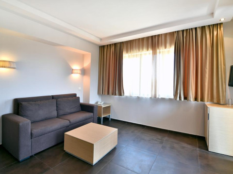 DOLCE VITA SUNSHINE HOTEL