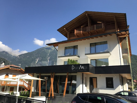 Dolomeet Boutique Hotel