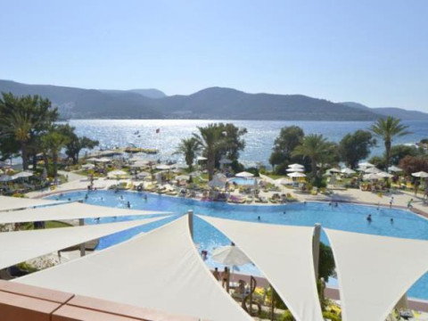 DOUBLETREE BY HILTON BODRUM ISIL CLUB